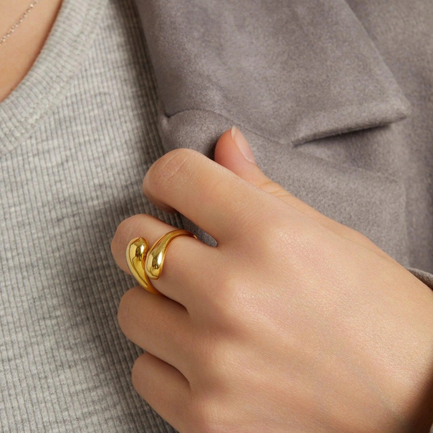 Two Tone Wave Ring Gold Thumb Ring