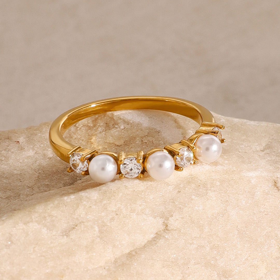 18k Gold Diamond Pearl Ring